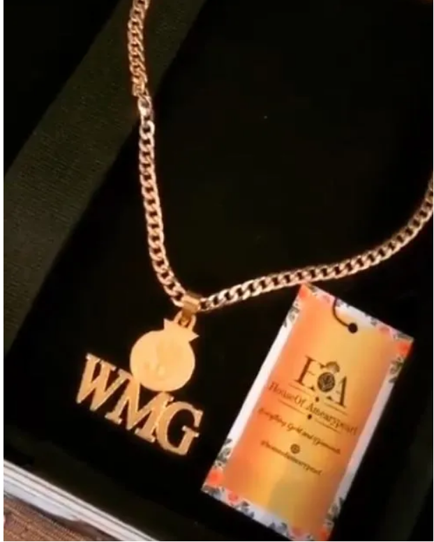 Whitemoney fans gifts him gold jewelry