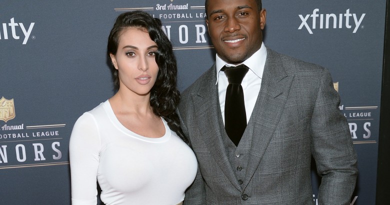 Top 20 hottest NFL wives and girlfriends who are blessed with boobs - #1 wi...