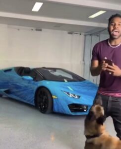 Jason Derulo flaunts his 2022 Lamborghini that changes colours