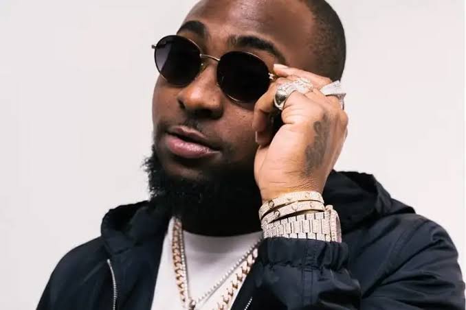 “You be artist and you dey form ‘I no dey post’” — Davido throws shade, replies diss about not having Grammy