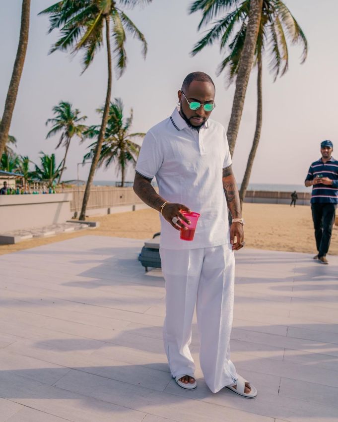 Davido continues to drag Dele Adeleke to filth for contesting against his uncle